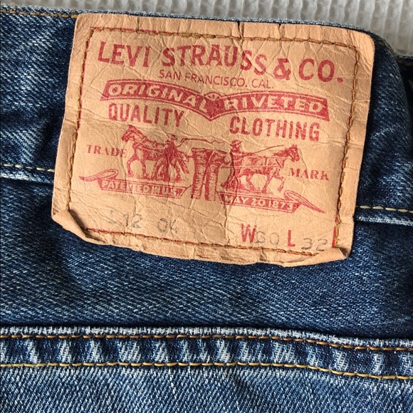 Levi’s denim shorts - Picture 2 of 3